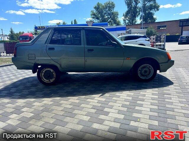 Зеленый ЗАЗ Славута, объемом двигателя 1.2 л и пробегом 202 тыс. км за 950 $, фото 2 на Automoto.ua