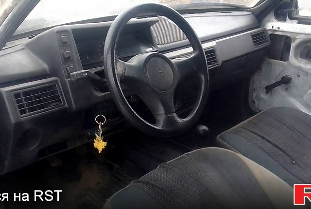 Білий ЗАЗ Таврія-Пікап, об'ємом двигуна 12 л та пробігом 168 тис. км за 630 $, фото 3 на Automoto.ua