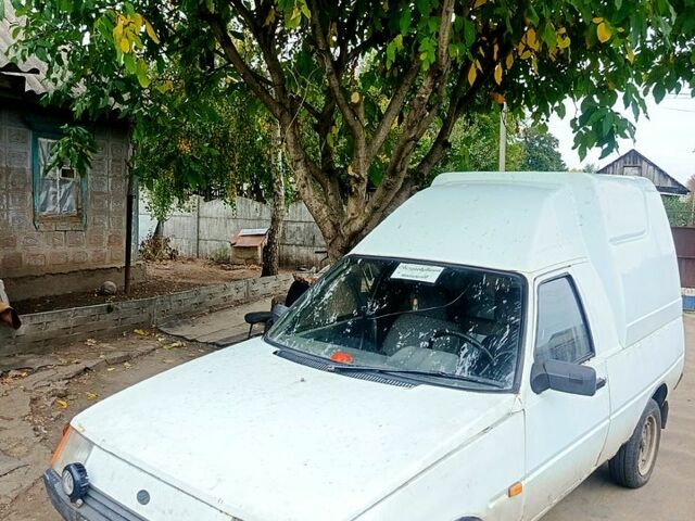 Белый ЗАЗ Таврия-Пикап, объемом двигателя 1.2 л и пробегом 300 тыс. км за 600 $, фото 3 на Automoto.ua