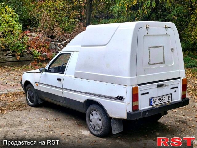 ЗАЗ Таврія-Пікап 2003 у Запоріжжя на Automoto.ua Білий ЗАЗ Таврія-Пікап, об'ємом двигуна 1.2 л та пробігом 250 тис. км за 730 $, фото 7 на Automoto.ua