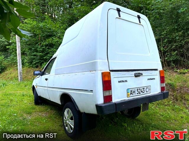 Белый ЗАЗ Таврия-Пикап, объемом двигателя 1.2 л и пробегом 224 тыс. км за 899 $, фото 5 на Automoto.ua
