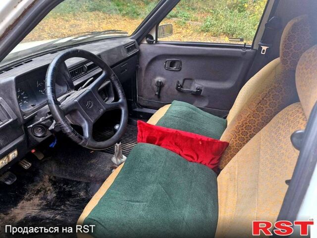 ЗАЗ Таврія-Пікап 2003 у Запоріжжя на Automoto.ua Білий ЗАЗ Таврія-Пікап, об'ємом двигуна 1.2 л та пробігом 250 тис. км за 730 $, фото 9 на Automoto.ua