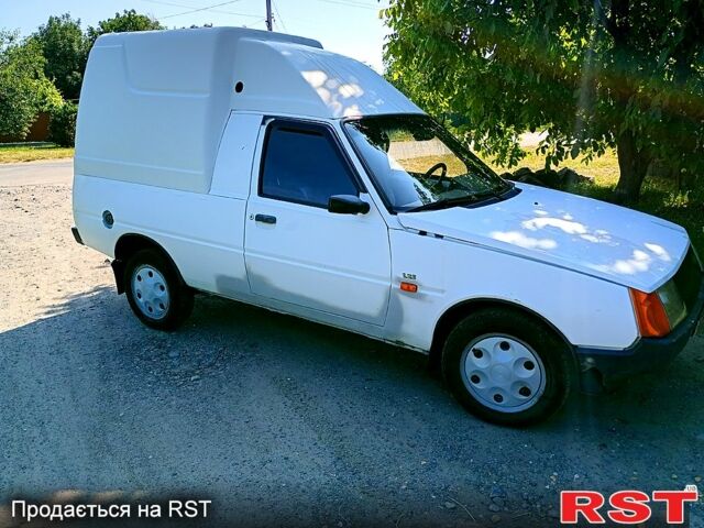 Белый ЗАЗ Таврия-Пикап, объемом двигателя 1.2 л и пробегом 0 тыс. км за 750 $, фото 2 на Automoto.ua