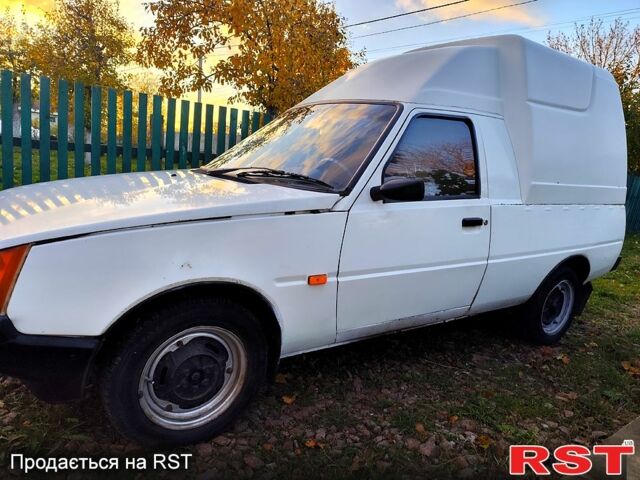 Белый ЗАЗ Таврия-Пикап, объемом двигателя 1.2 л и пробегом 260 тыс. км за 760 $, фото 2 на Automoto.ua