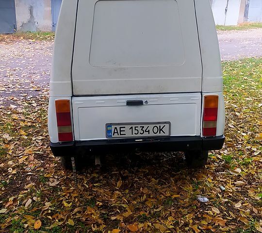 ЗАЗ Таврія-Пікап 2004 у Кам'янське (Дніпродзержинськ) на Automoto.ua Білий ЗАЗ Таврія-Пікап, об'ємом двигуна 1.2 л та пробігом 0 тис. км за 760 $, фото 5 на Automoto.ua