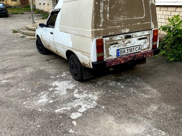 ЗАЗ Таврия-Пикап 2004 в Кропивницком (Кировограде) на Automoto.ua Белый ЗАЗ Таврия-Пикап, объемом двигателя 1.2 л и пробегом 160 тыс. км за 800 $, фото 2 на Automoto.ua