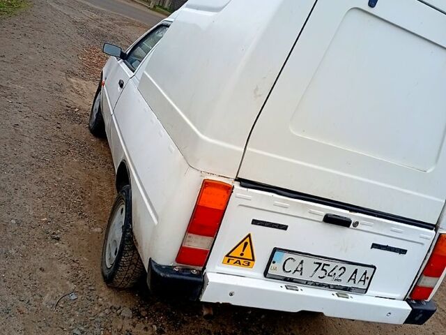 Белый ЗАЗ Таврия-Пикап, объемом двигателя 1.2 л и пробегом 0 тыс. км за 1000 $, фото 5 на Automoto.ua