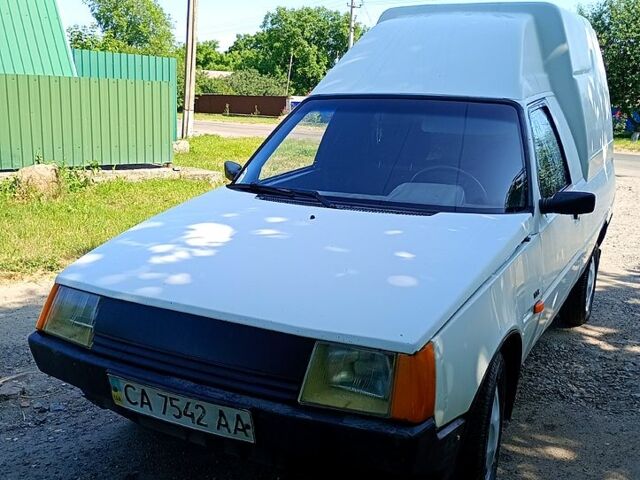 Белый ЗАЗ Таврия-Пикап, объемом двигателя 1.2 л и пробегом 0 тыс. км за 750 $, фото 3 на Automoto.ua