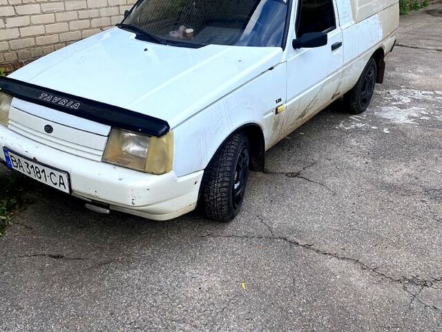 ЗАЗ Таврия-Пикап 2004 в Кропивницком (Кировограде) на Automoto.ua Белый ЗАЗ Таврия-Пикап, объемом двигателя 1.2 л и пробегом 160 тыс. км за 800 $, фото 1 на Automoto.ua