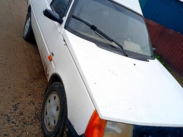 Белый ЗАЗ Таврия-Пикап, объемом двигателя 1.2 л и пробегом 0 тыс. км за 1000 $, фото 1 на Automoto.ua