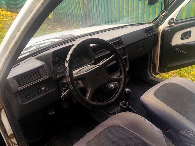 Белый ЗАЗ Таврия-Пикап, объемом двигателя 1.2 л и пробегом 260 тыс. км за 760 $, фото 6 на Automoto.ua