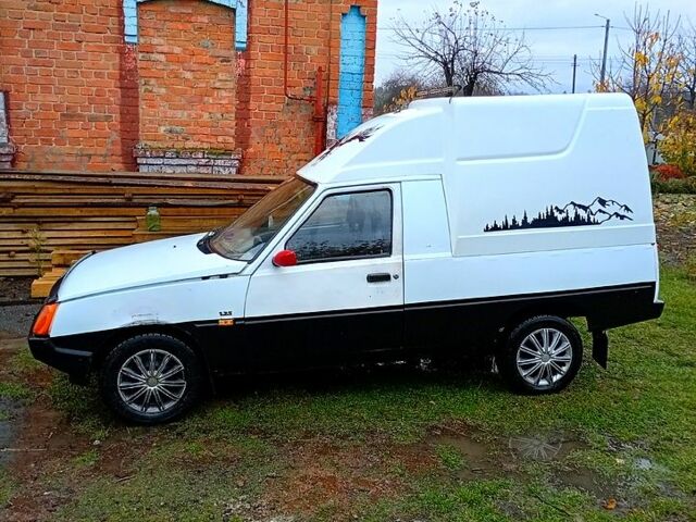 Белый ЗАЗ Таврия-Пикап, объемом двигателя 1.2 л и пробегом 200 тыс. км за 1000 $, фото 2 на Automoto.ua