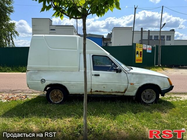 ЗАЗ Таврія-Пікап 2005 у Києві на Automoto.ua Білий ЗАЗ Таврія-Пікап, об'ємом двигуна 1.2 л та пробігом 150 тис. км за 800 $, фото 4 на Automoto.ua