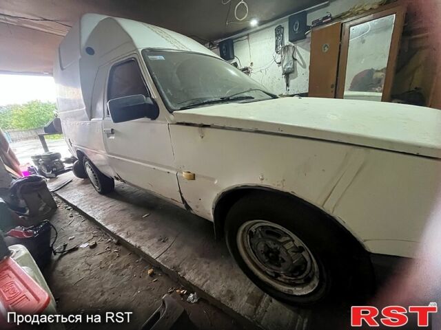 Белый ЗАЗ Таврия-Пикап, объемом двигателя 1.3 л и пробегом 70 тыс. км за 450 $, фото 2 на Automoto.ua