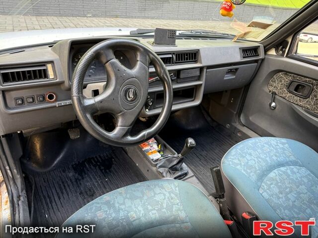 ЗАЗ Таврія-Пікап 2005 у Києві на Automoto.ua Білий ЗАЗ Таврія-Пікап, об'ємом двигуна 1.2 л та пробігом 150 тис. км за 800 $, фото 5 на Automoto.ua