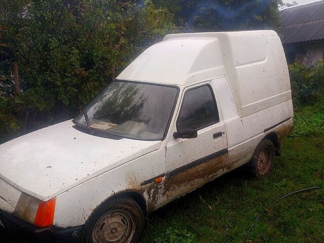 ЗАЗ Таврія-Пікап 2006 у Хмельницькому на Automoto.ua Білий ЗАЗ Таврія-Пікап, об'ємом двигуна 1.2 л та пробігом 200 тис. км за 500 $, фото 7 на Automoto.ua