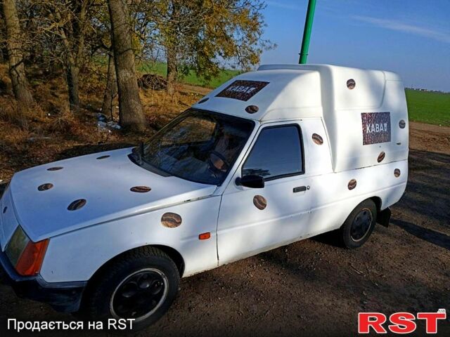 Белый ЗАЗ Таврия-Пикап, объемом двигателя 12 л и пробегом 157 тыс. км за 2500 $, фото 2 на Automoto.ua