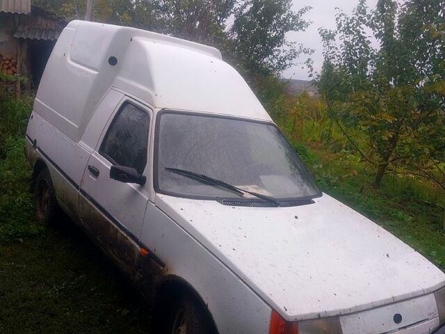 ЗАЗ Таврія-Пікап 2006 у Хмельницькому на Automoto.ua Білий ЗАЗ Таврія-Пікап, об'ємом двигуна 1.2 л та пробігом 200 тис. км за 500 $, фото 5 на Automoto.ua