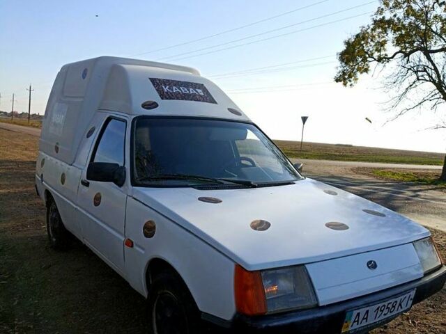 Белый ЗАЗ Таврия-Пикап, объемом двигателя 12 л и пробегом 157 тыс. км за 2500 $, фото 3 на Automoto.ua
