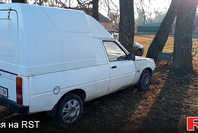Белый ЗАЗ Таврия-Пикап, объемом двигателя 1.2 л и пробегом 234 тыс. км за 550 $, фото 3 на Automoto.ua
