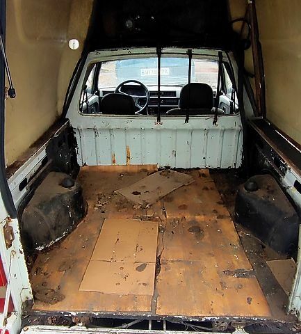 Белый ЗАЗ Таврия-Пикап, объемом двигателя 12 л и пробегом 300 тыс. км за 700 $, фото 5 на Automoto.ua