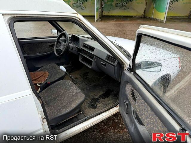 ЗАЗ Таврія-Пікап 2007 у Ахтырке на Automoto.ua Білий ЗАЗ Таврія-Пікап, об'ємом двигуна 1.2 л та пробігом 145 тис. км за 950 $, фото 5 на Automoto.ua