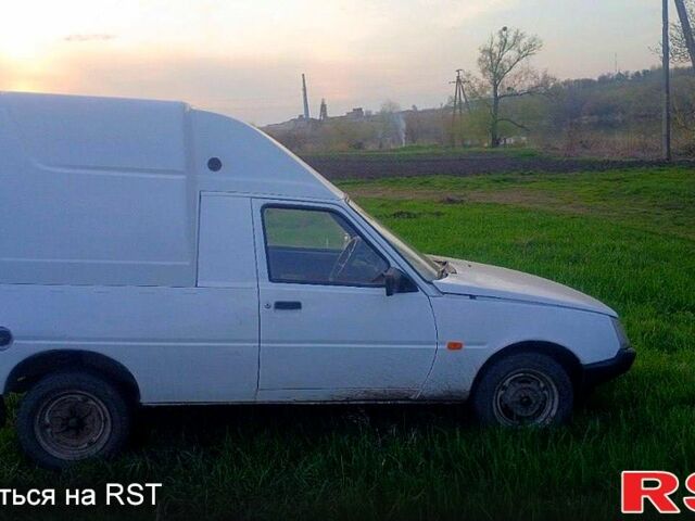 Белый ЗАЗ Таврия-Пикап, объемом двигателя 1.2 л и пробегом 150 тыс. км за 1700 $, фото 2 на Automoto.ua