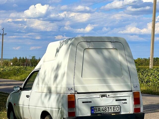 Білий ЗАЗ Таврія-Пікап, об'ємом двигуна 1.3 л та пробігом 160 тис. км за 1100 $, фото 5 на Automoto.ua