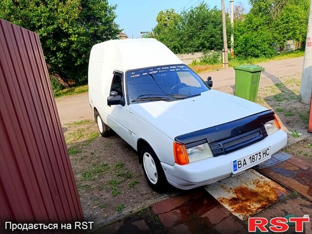Білий ЗАЗ Таврія-Пікап, об'ємом двигуна 1.3 л та пробігом 140 тис. км за 2000 $, фото 1 на Automoto.ua