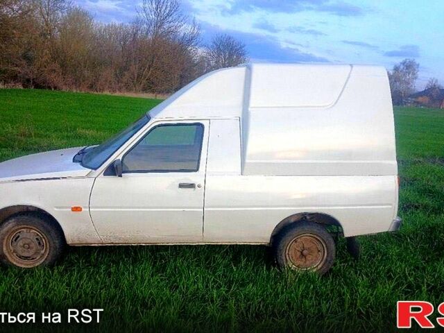 Белый ЗАЗ Таврия-Пикап, объемом двигателя 1.2 л и пробегом 150 тыс. км за 1700 $, фото 3 на Automoto.ua