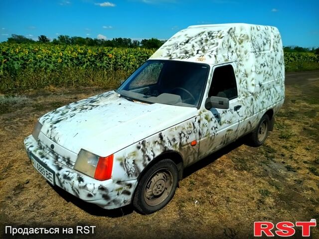 Белый ЗАЗ Таврия-Пикап, объемом двигателя 1.2 л и пробегом 250 тыс. км за 800 $, фото 3 на Automoto.ua