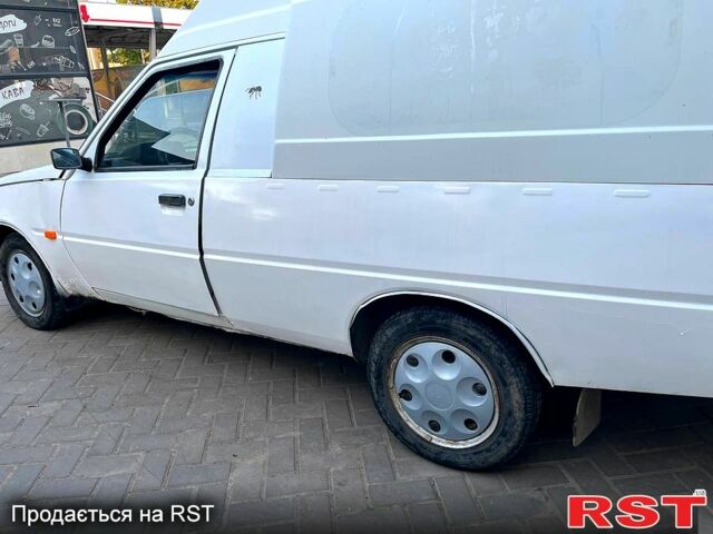 Белый ЗАЗ Таврия-Пикап, объемом двигателя 1.3 л и пробегом 250 тыс. км за 1200 $, фото 3 на Automoto.ua