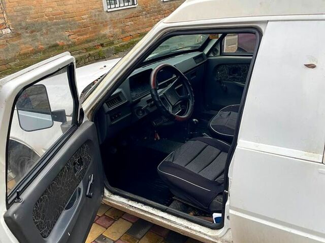 Білий ЗАЗ Таврія-Пікап, об'ємом двигуна 1.3 л та пробігом 250 тис. км за 1100 $, фото 3 на Automoto.ua