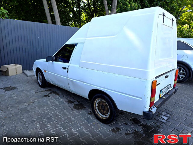 Белый ЗАЗ Таврия-Пикап, объемом двигателя 1.3 л и пробегом 150 тыс. км за 1100 $, фото 9 на Automoto.ua
