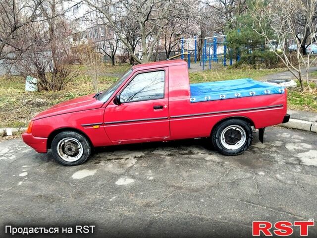 Красный ЗАЗ Таврия-Пикап, объемом двигателя 1.3 л и пробегом 100 тыс. км за 1670 $, фото 2 на Automoto.ua