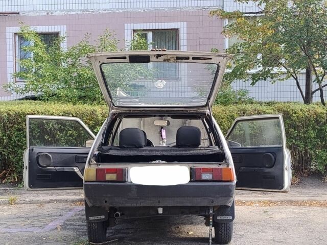 Белый ЗАЗ Таврия, объемом двигателя 1.1 л и пробегом 100 тыс. км за 650 $, фото 3 на Automoto.ua