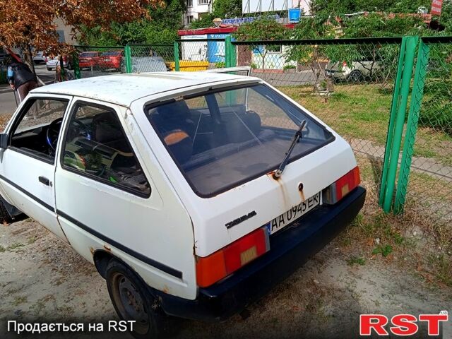 Белый ЗАЗ Таврия, объемом двигателя 1.1 л и пробегом 267 тыс. км за 550 $, фото 3 на Automoto.ua