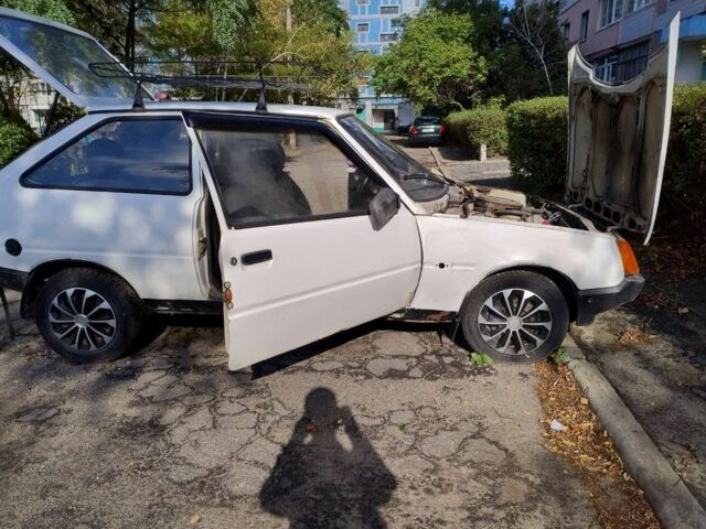 Белый ЗАЗ Таврия, объемом двигателя 1.1 л и пробегом 100 тыс. км за 650 $, фото 1 на Automoto.ua