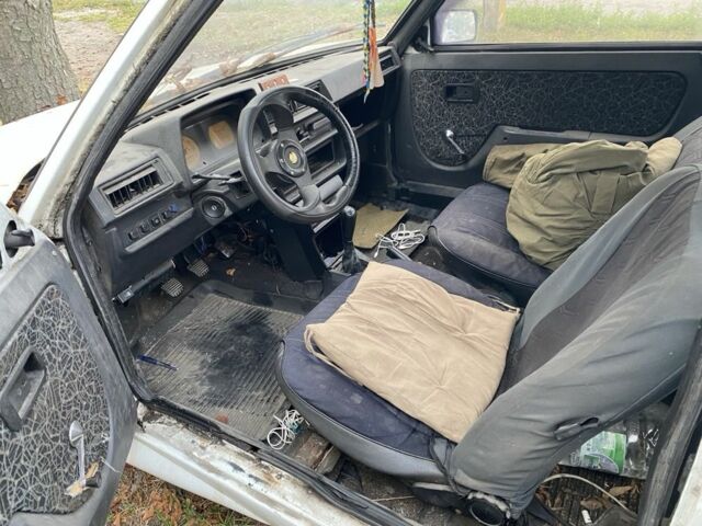 ЗАЗ Таврия 1990 в Запорожье на Automoto.ua Белый ЗАЗ Таврия, объемом двигателя 1.1 л и пробегом 300 тыс. км за 300 $, фото 6 на Automoto.ua