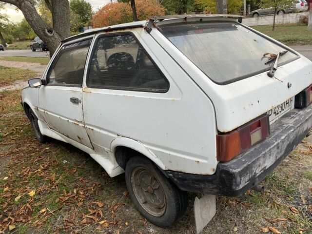 ЗАЗ Таврия 1990 в Запорожье на Automoto.ua Белый ЗАЗ Таврия, объемом двигателя 1.1 л и пробегом 300 тыс. км за 300 $, фото 3 на Automoto.ua