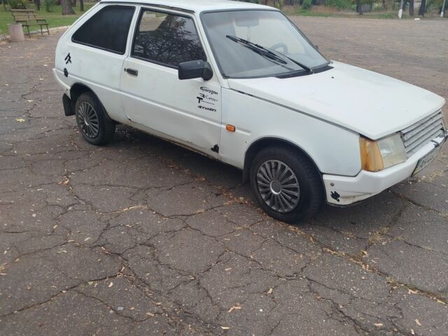 Белый ЗАЗ Таврия, объемом двигателя 1.3 л и пробегом 405 тыс. км за 529 $, фото 2 на Automoto.ua