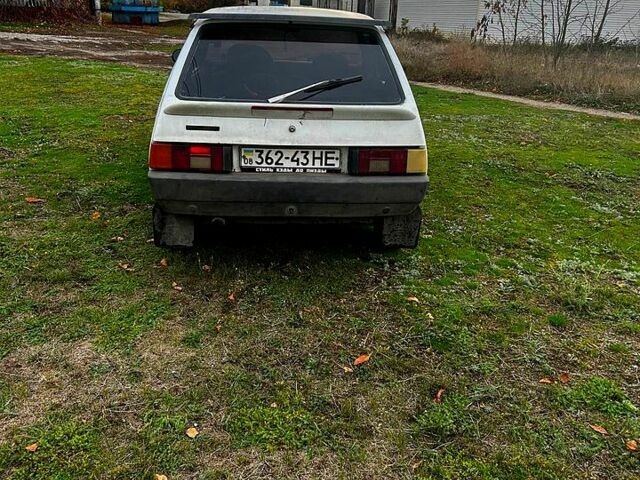 Белый ЗАЗ Таврия, объемом двигателя 1.1 л и пробегом 350 тыс. км за 400 $, фото 2 на Automoto.ua