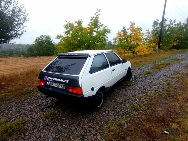 Белый ЗАЗ Таврия, объемом двигателя 1.1 л и пробегом 335 тыс. км за 500 $, фото 4 на Automoto.ua