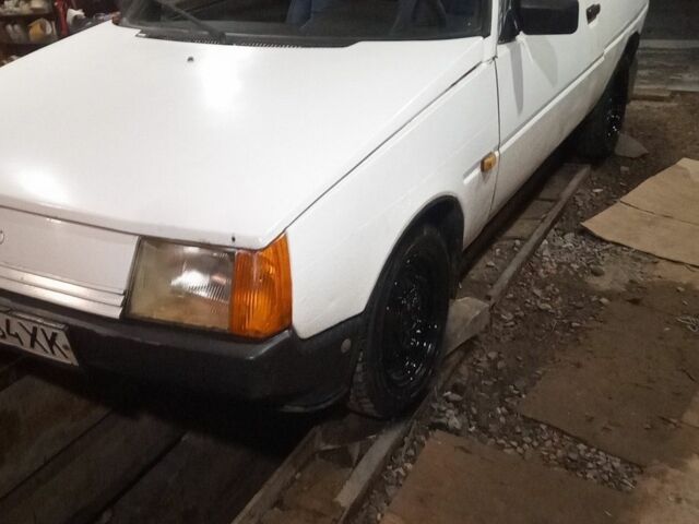 Белый ЗАЗ Таврия, объемом двигателя 1 л и пробегом 600 тыс. км за 596 $, фото 7 на Automoto.ua