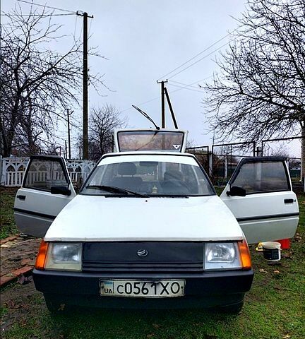 Белый ЗАЗ Таврия, объемом двигателя 1.3 л и пробегом 300 тыс. км за 500 $, фото 5 на Automoto.ua