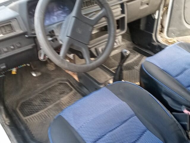 Белый ЗАЗ Таврия, объемом двигателя 1 л и пробегом 600 тыс. км за 596 $, фото 4 на Automoto.ua