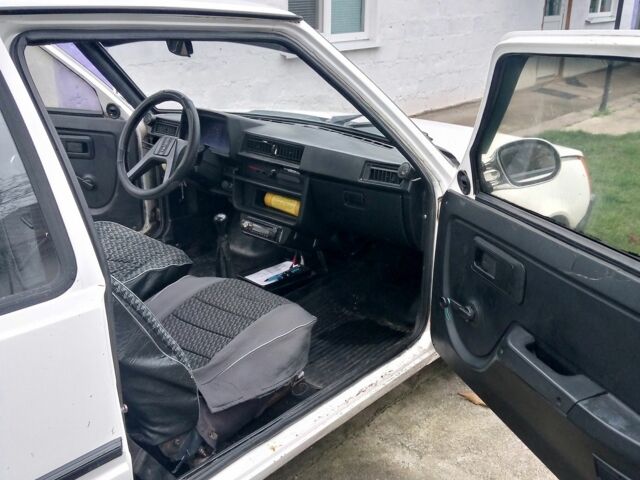 Белый ЗАЗ Таврия, объемом двигателя 1.1 л и пробегом 45 тыс. км за 880 $, фото 4 на Automoto.ua