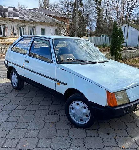 Белый ЗАЗ Таврия, объемом двигателя 1.1 л и пробегом 68 тыс. км за 600 $, фото 6 на Automoto.ua