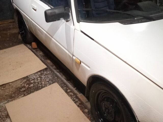 Белый ЗАЗ Таврия, объемом двигателя 1 л и пробегом 600 тыс. км за 596 $, фото 5 на Automoto.ua