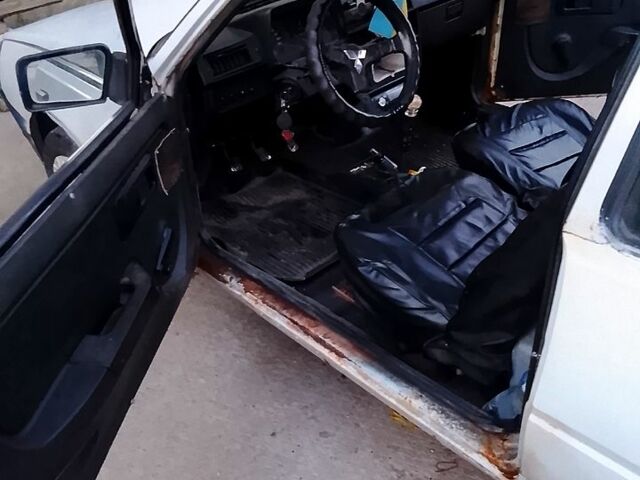 Белый ЗАЗ Таврия, объемом двигателя 1.1 л и пробегом 200 тыс. км за 360 $, фото 3 на Automoto.ua